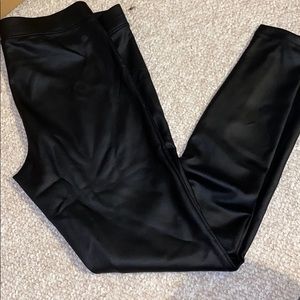 Shiny black leggings